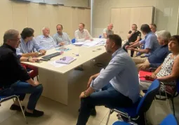 La riunione nel palazzo comunale di Busca